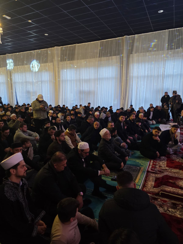 BİF Gençlik Teşkilatı’ndan 1500 Kişilik Cemaatle Sabah Namazı Buluşması